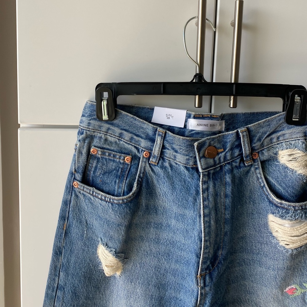 Floral detailed jeans